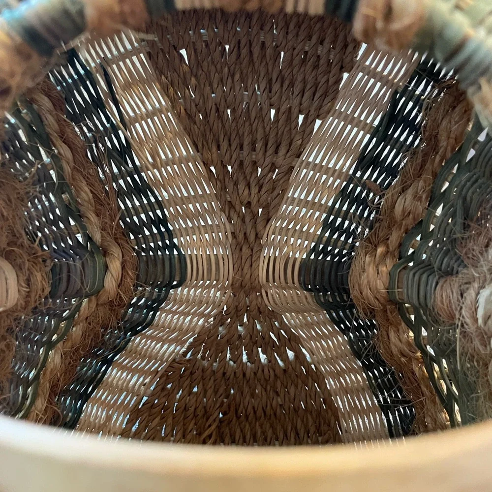Handwoven Tri color Egg/Butt God’s Eye Gathering Basket bamboo rope Raffeta 10”